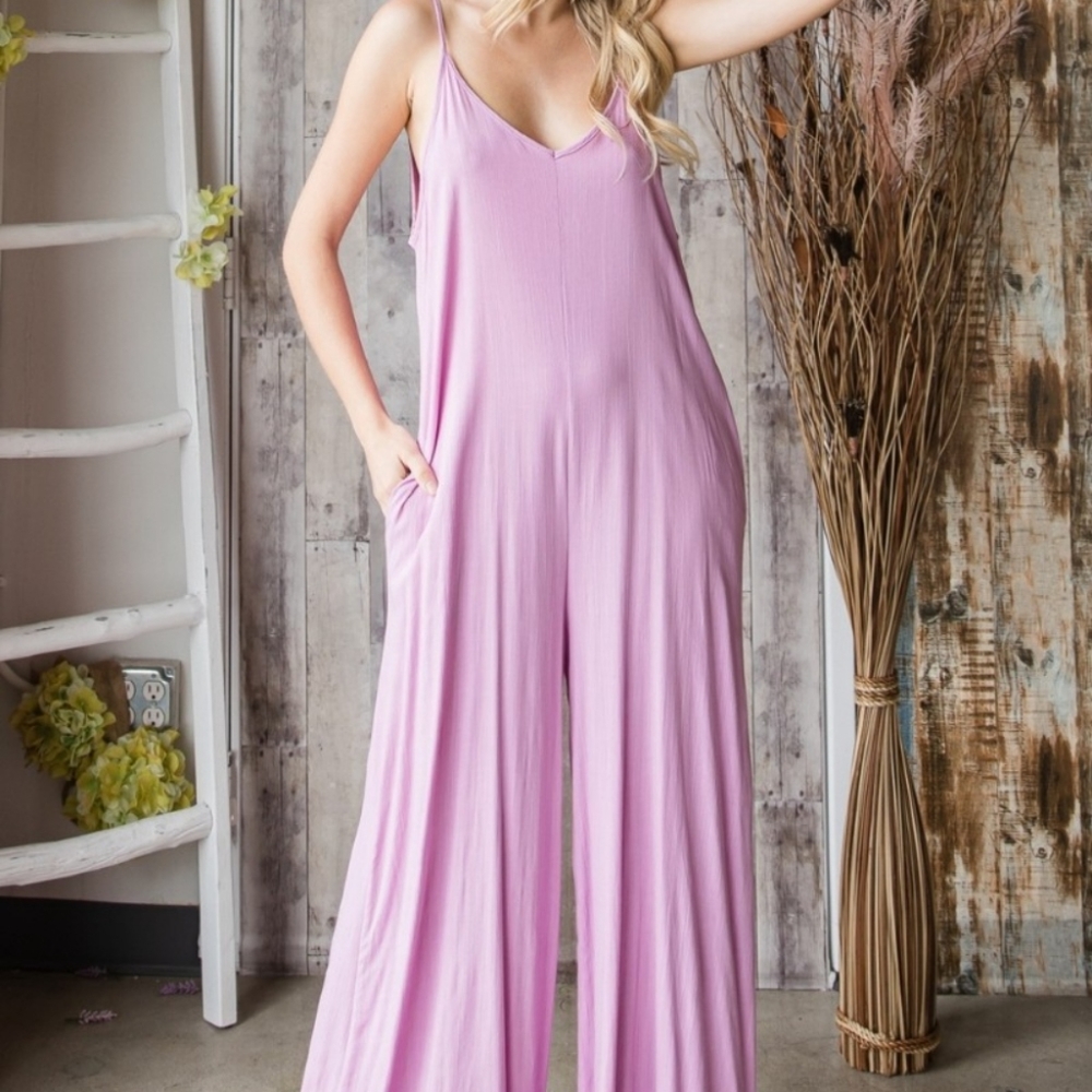 Veveret Pocketed Spaghetti Strap V-Neck Wide Leg Jumpsuit